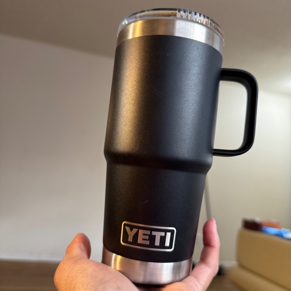 YETI Rambler 20 oz Travel Mug with Stronghold‎ Lid - Black - Insulated
